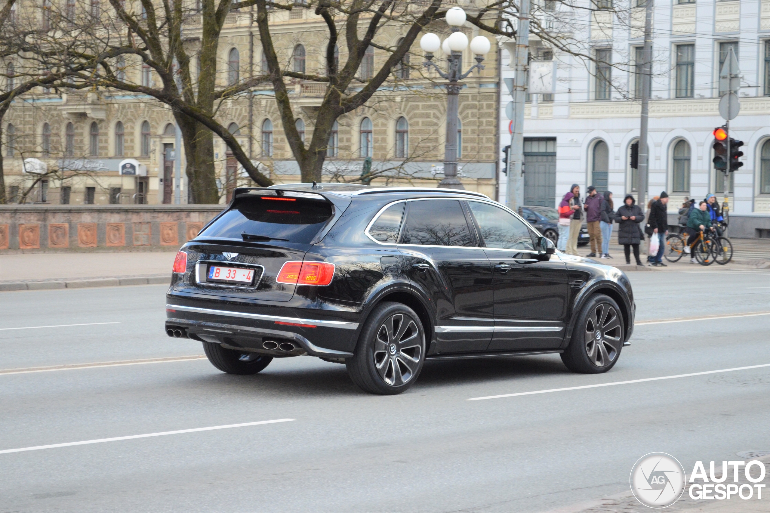 Bentley Bentayga V8 Design Series