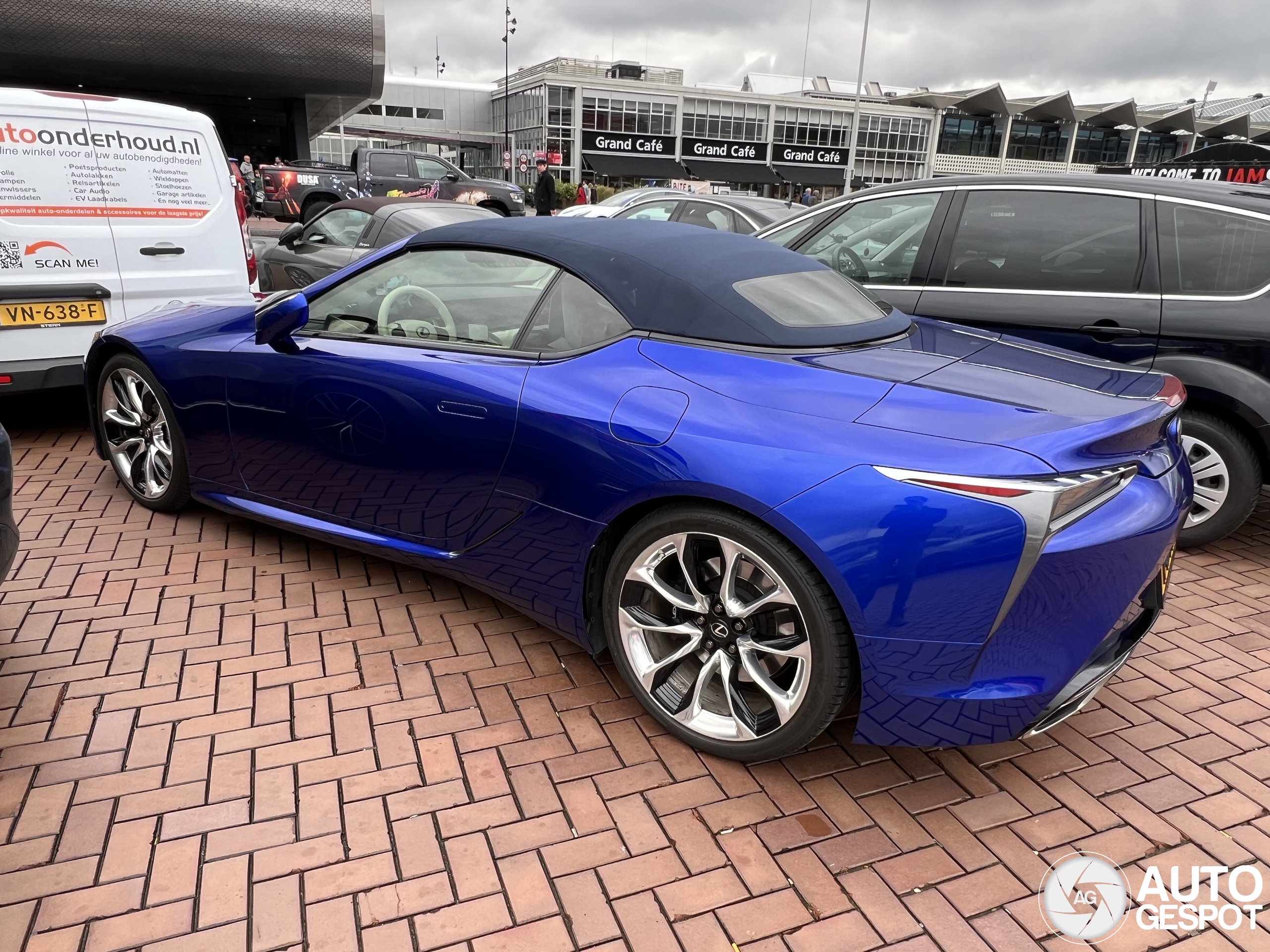 Lexus LC 500 Convertible Regatta Edition