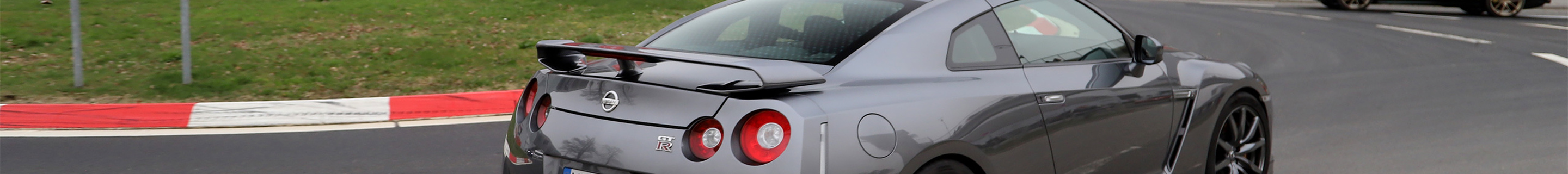 Nissan GT-R 2011