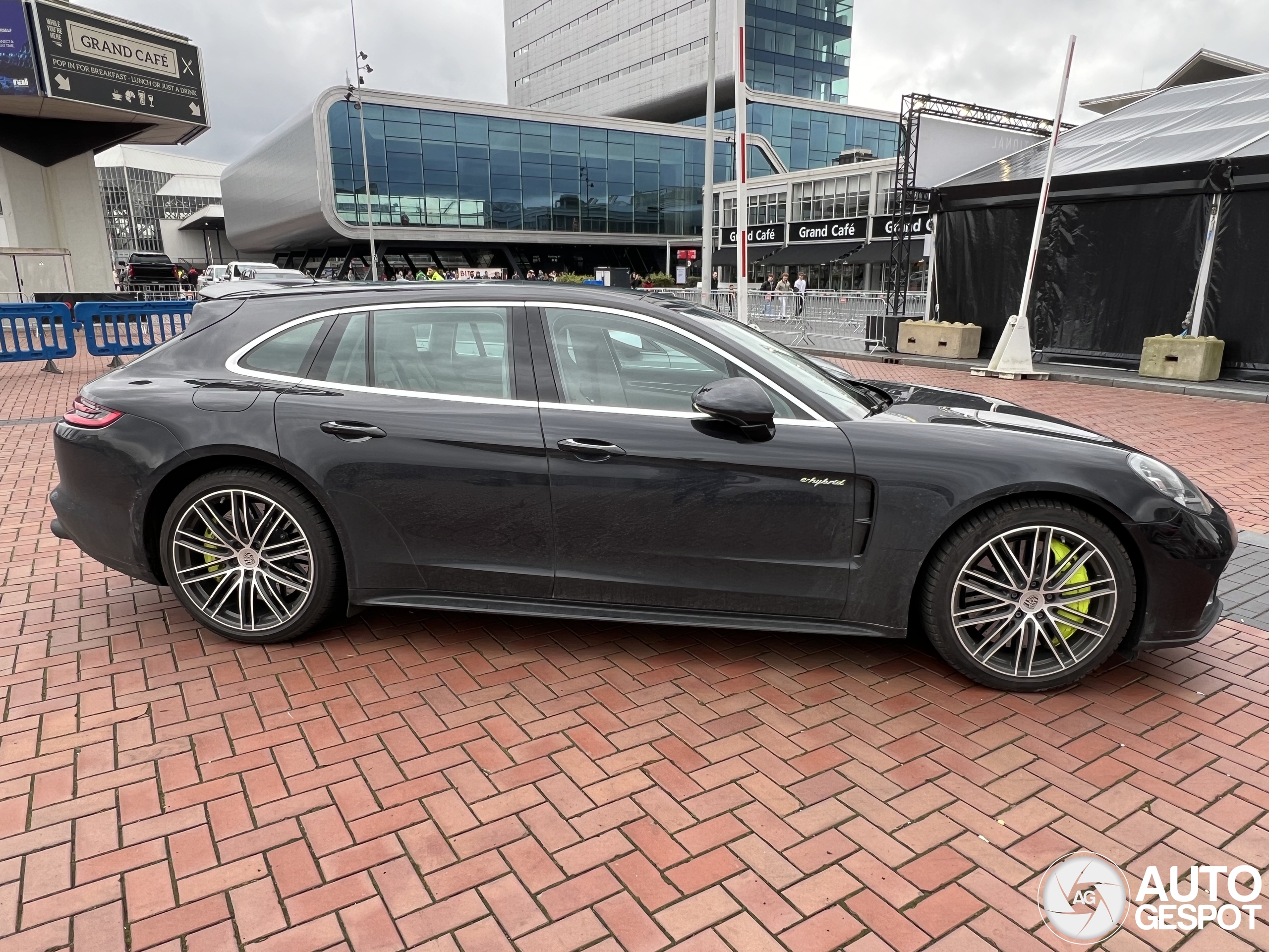 Porsche 971 Panamera Turbo S E-Hybrid Sport Turismo