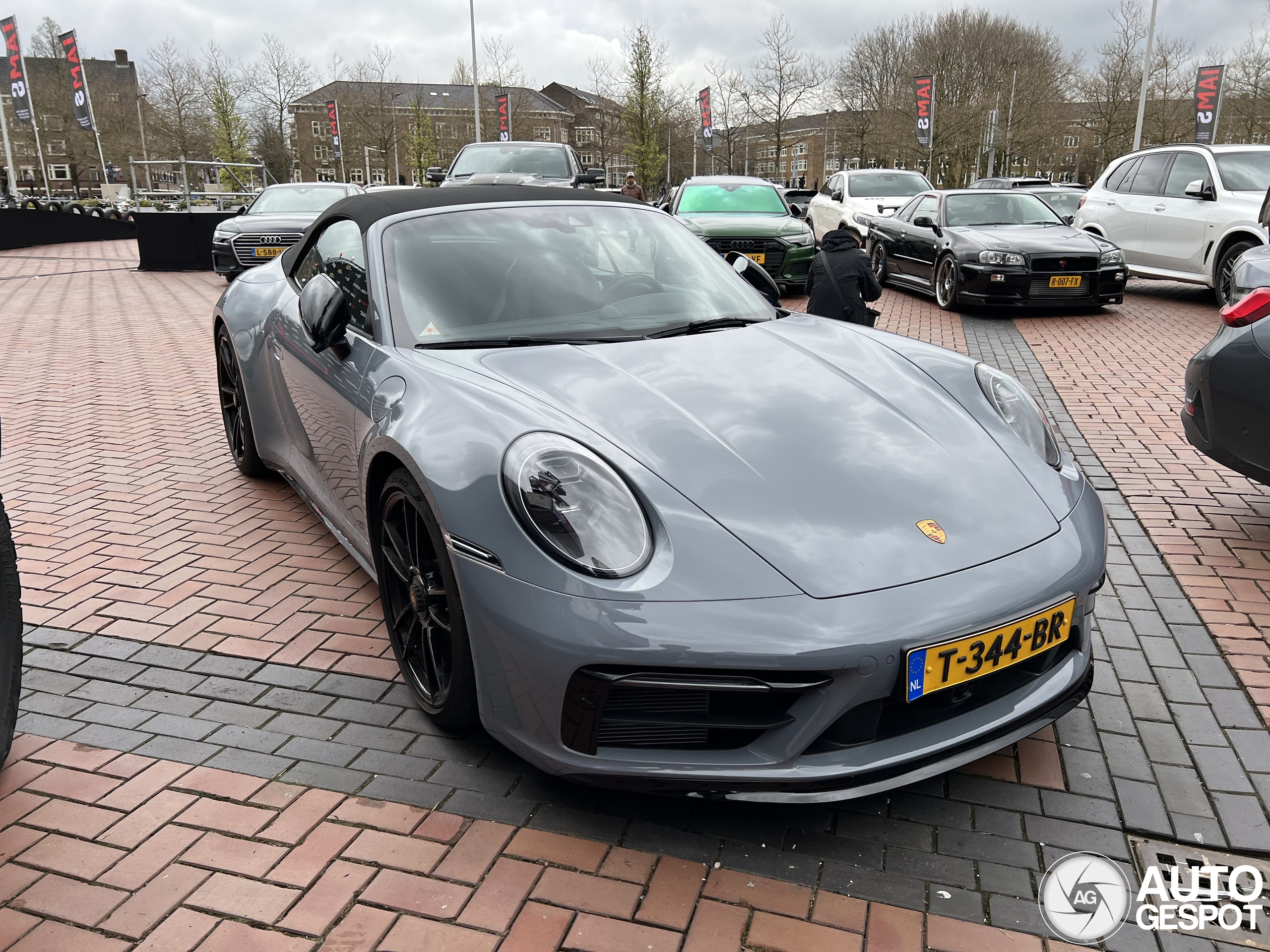 Porsche 992 Carrera 4 GTS Cabriolet