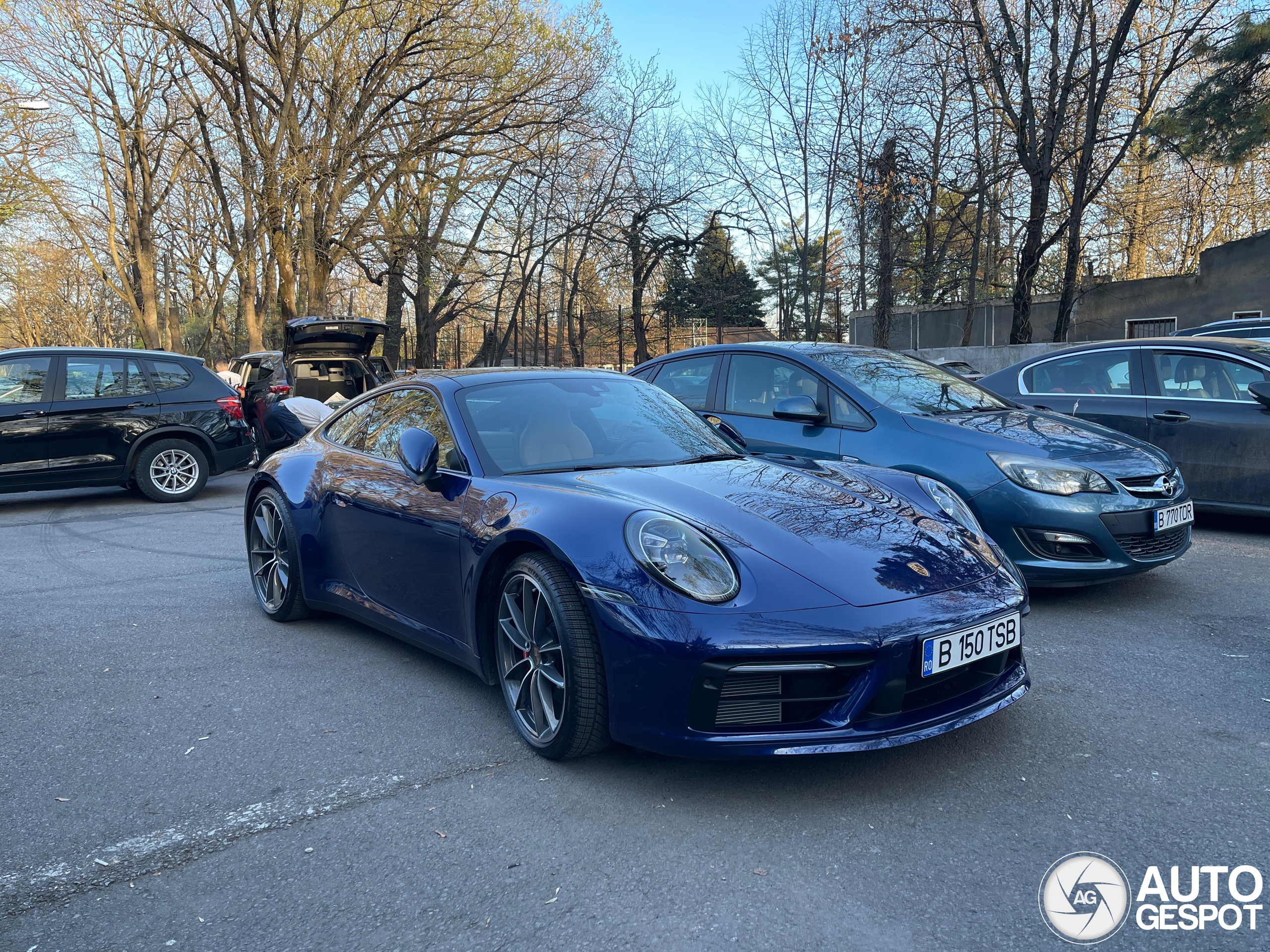 Porsche 992 Carrera 4S