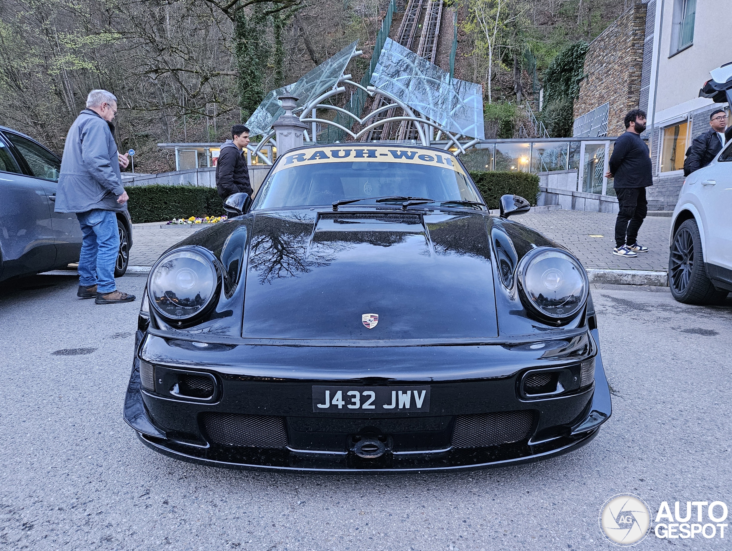 Porsche 964 Turbo Rauh-Welt Begriff - 01 April 2024 - Autogespot