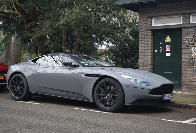 Aston Martin DB11