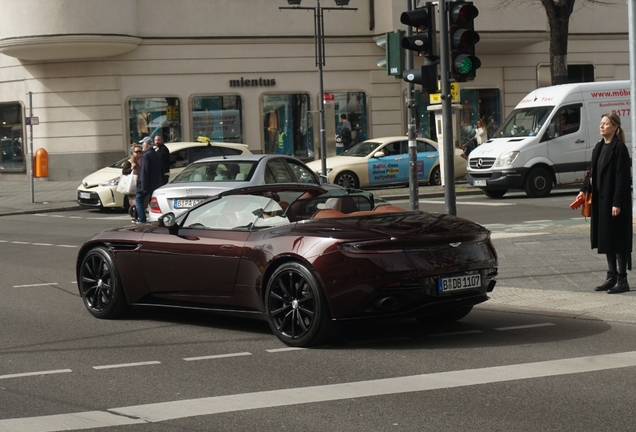 Aston Martin DB11 V8 Volante