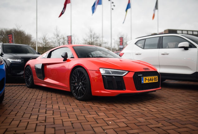 Audi R8 V10 Plus 2015