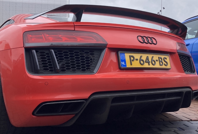 Audi R8 V10 Plus 2015