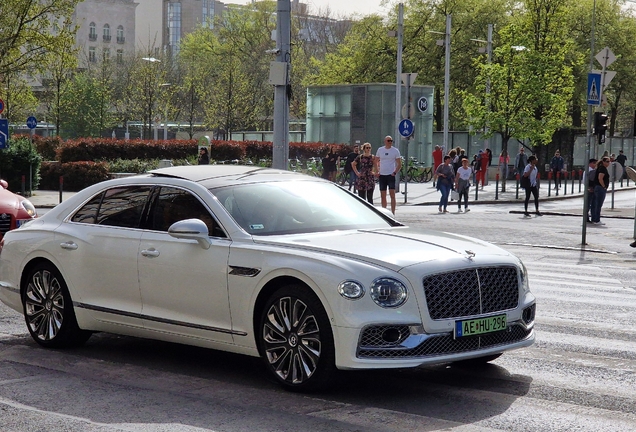 Bentley Flying Spur Hybrid Mulliner