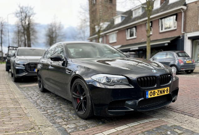 BMW M5 F10 2011