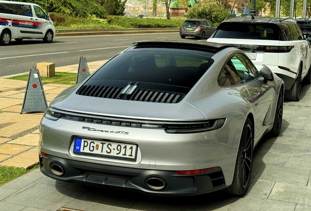 Porsche 992 Carrera 4 GTS