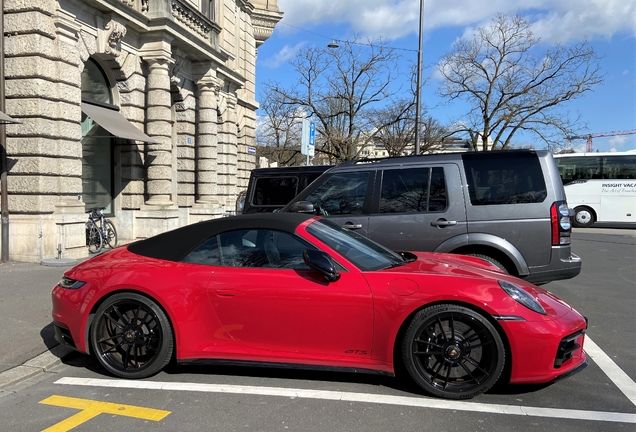 Porsche 992 Carrera 4 GTS Cabriolet