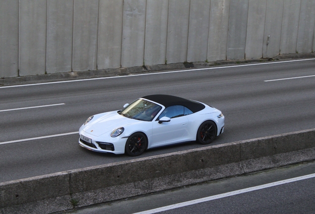 Porsche 992 Carrera 4S Cabriolet