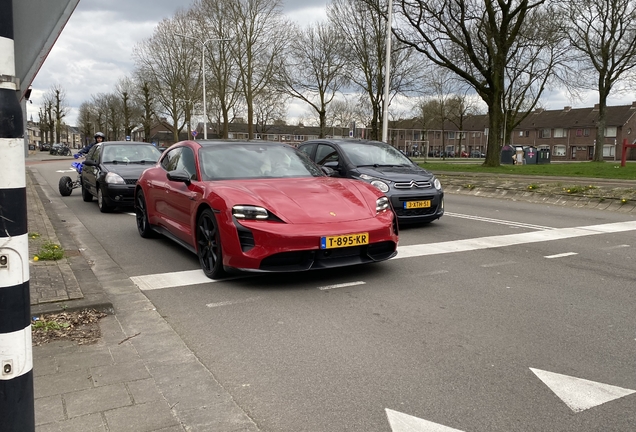 Porsche Taycan GTS Sport Turismo