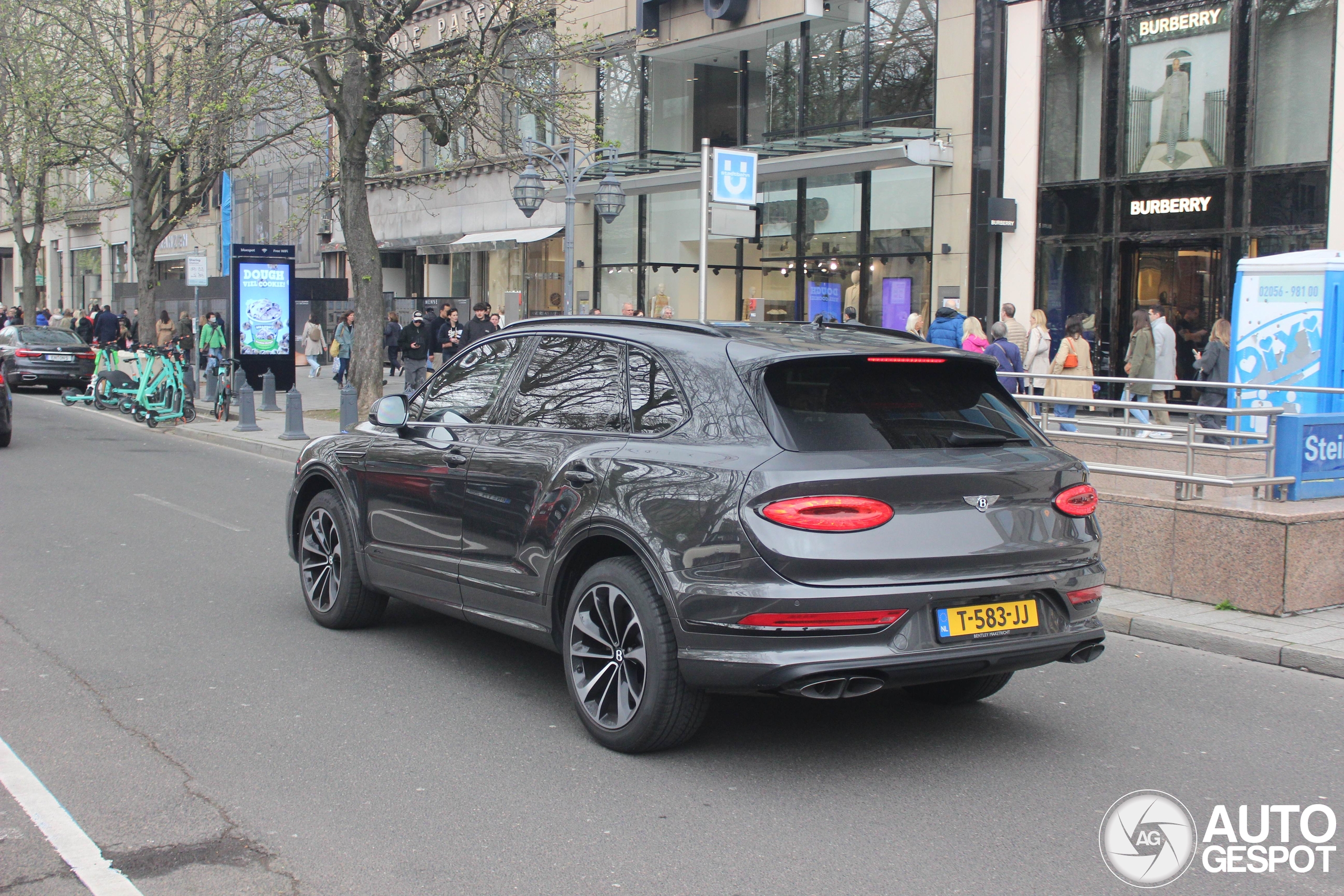 Bentley Bentayga Azure