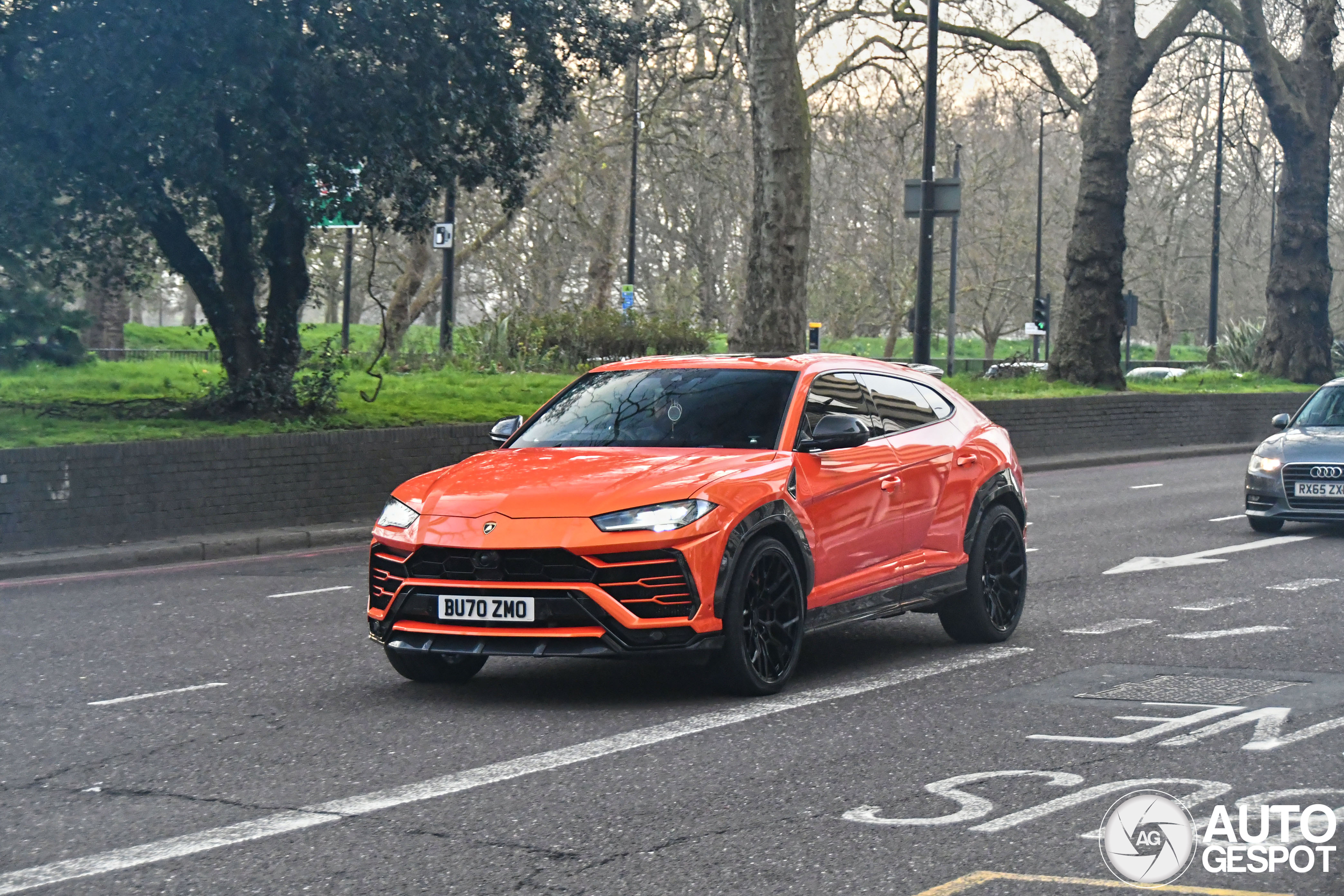 Lamborghini Urus Nero Design