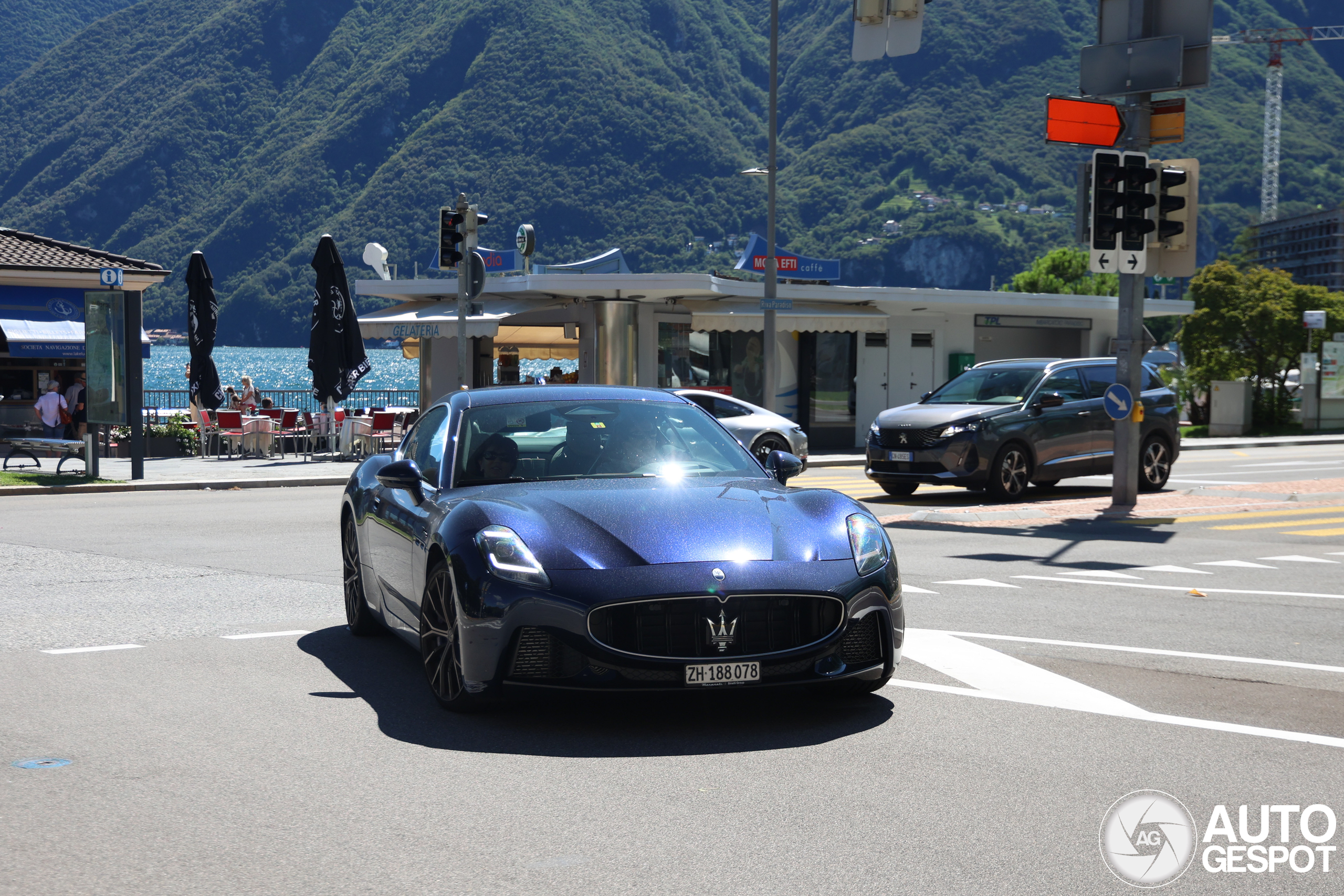 Maserati GranTurismo Modena in zonovergoten Zwitserland