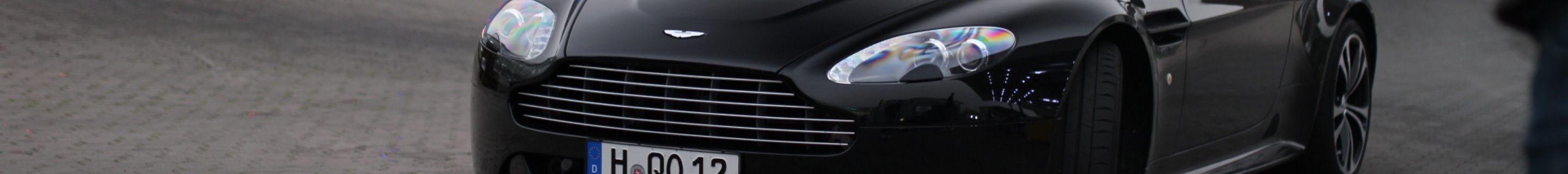 Aston Martin V12 Vantage