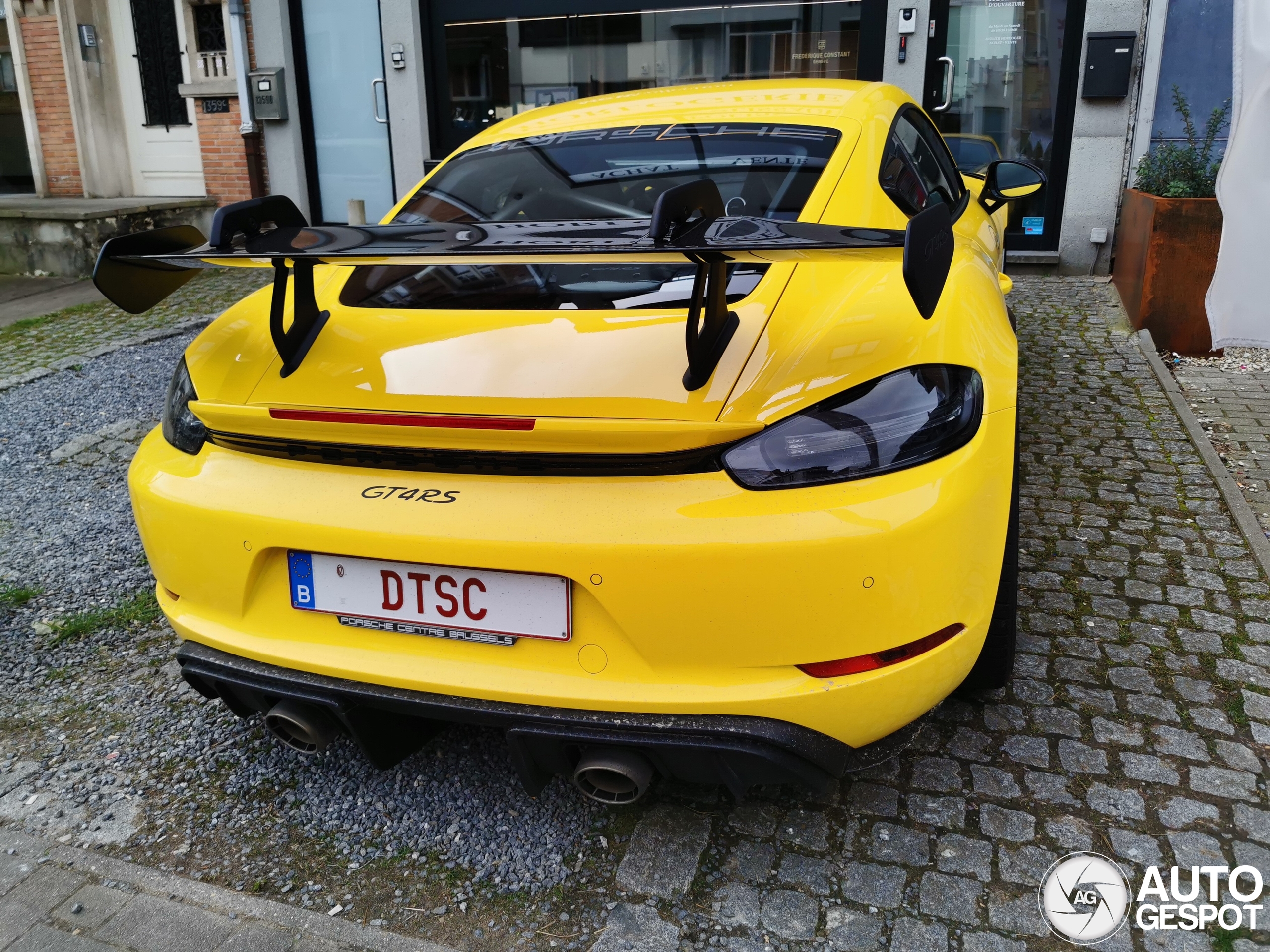 Porsche 718 Cayman GT4 RS Weissach Package