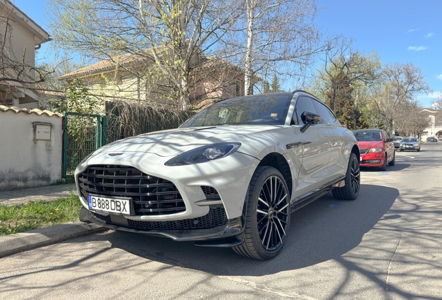 Aston Martin DBX707