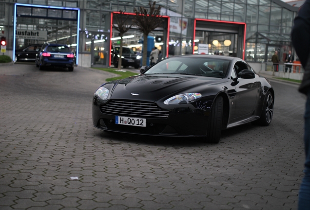 Aston Martin V12 Vantage