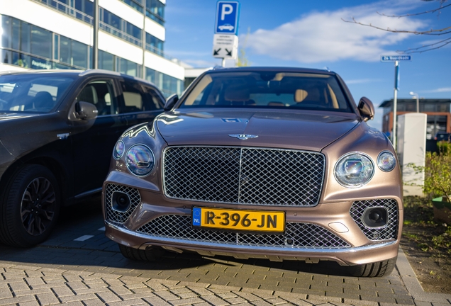 Bentley Bentayga Hybrid 2021