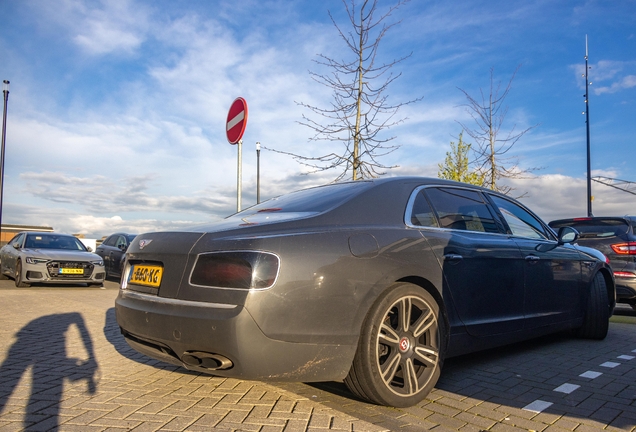 Bentley Flying Spur V8