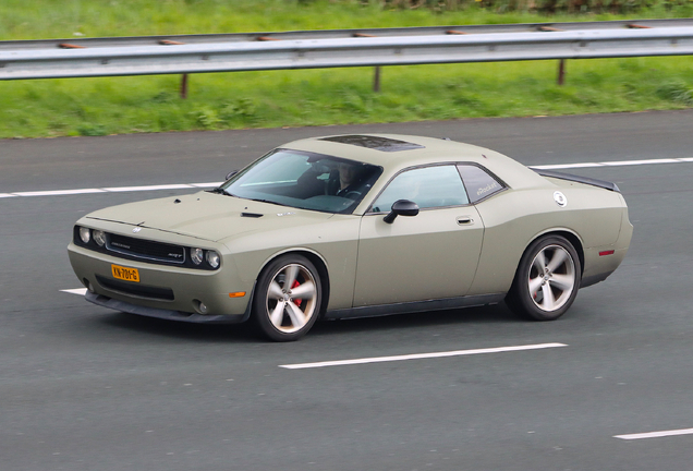 Dodge Challenger SRT-8