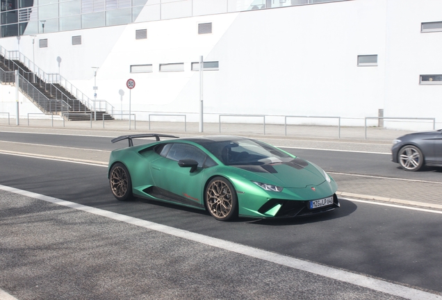 Lamborghini Huracán LP640-4 Performante