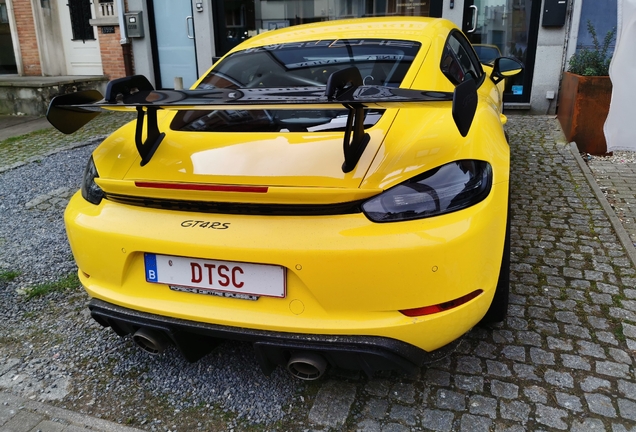 Porsche 718 Cayman GT4 RS Weissach Package