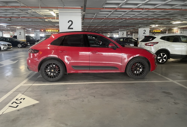 Porsche 95B Macan GTS