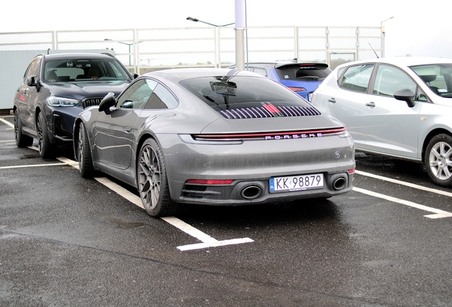 Porsche 992 Carrera 4S