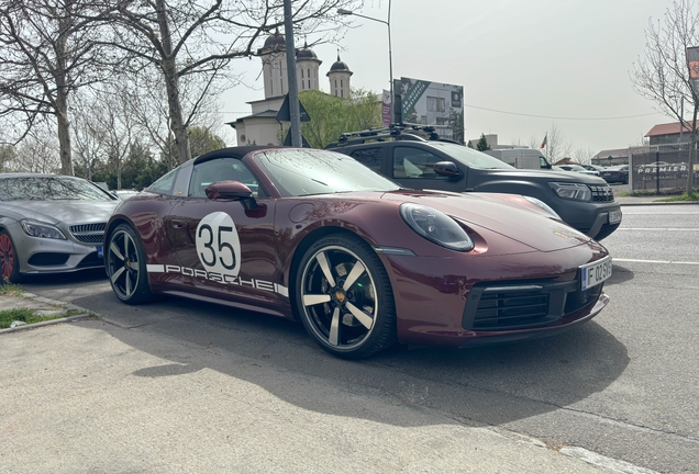 Porsche 992 Targa 4S Heritage Design Edition