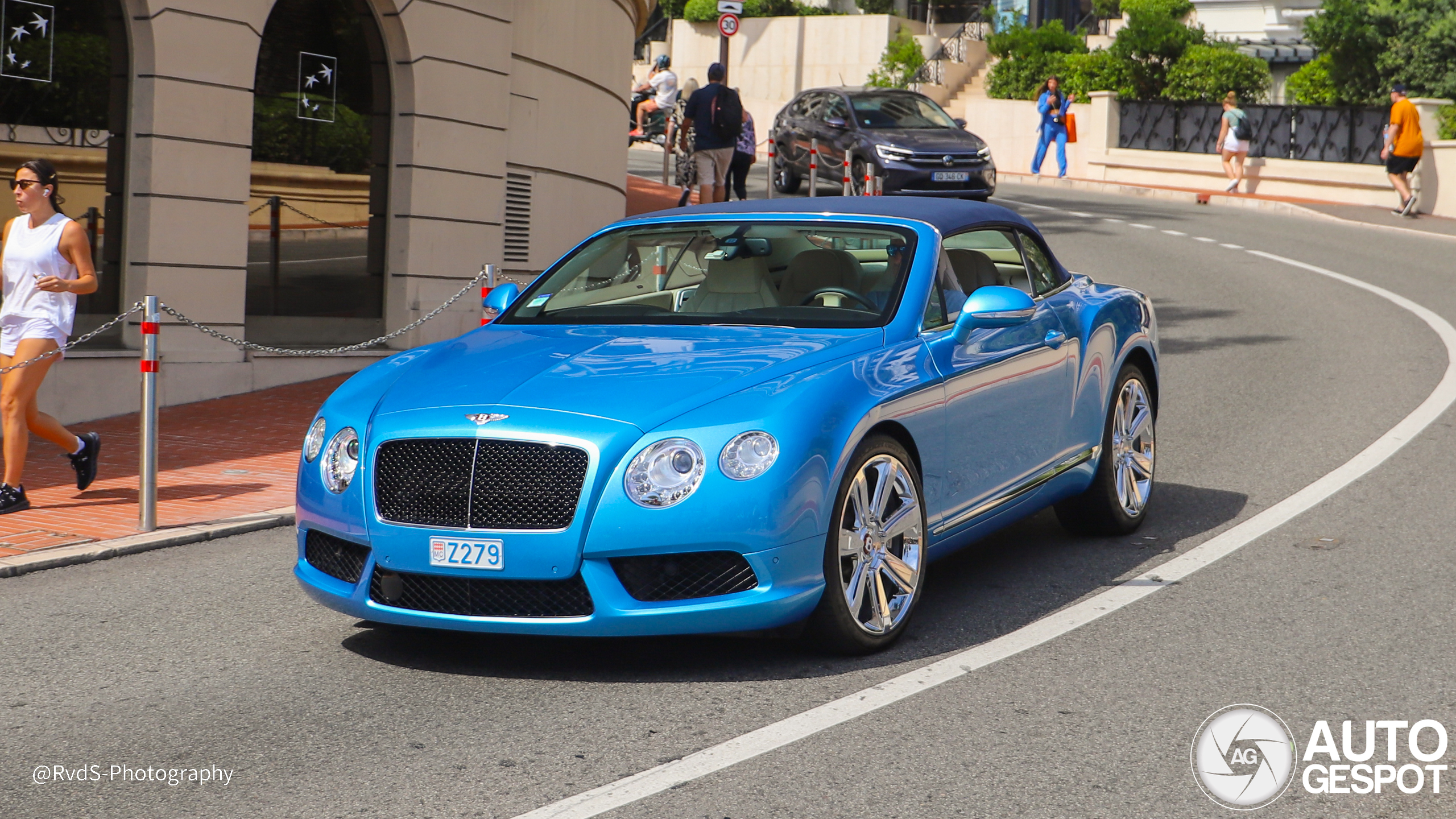 Bentley Continental GTC V8