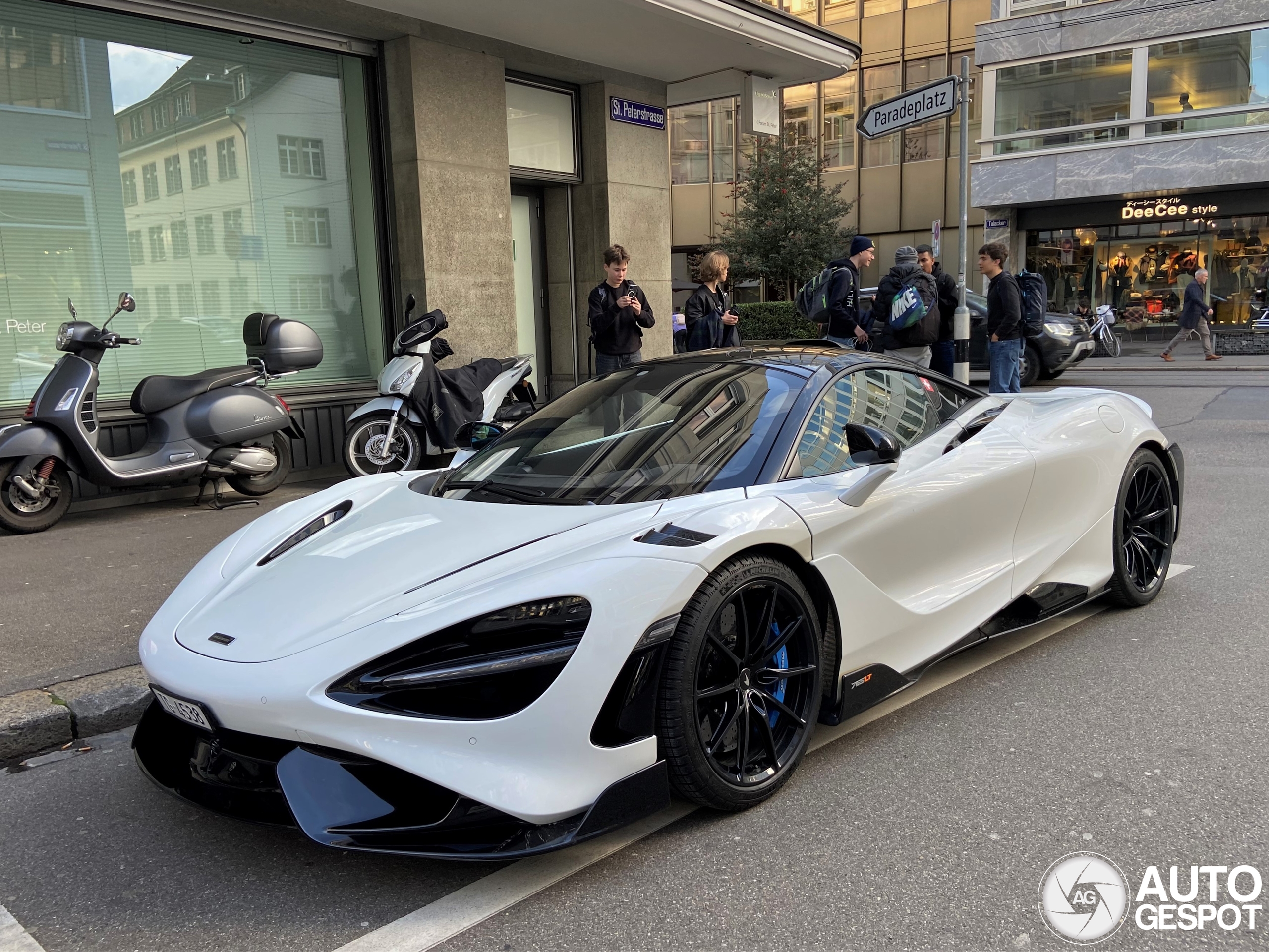 McLaren 765LT