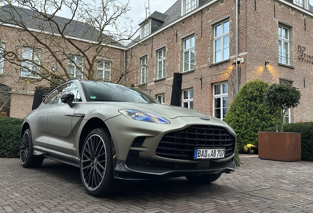 Aston Martin DBX707