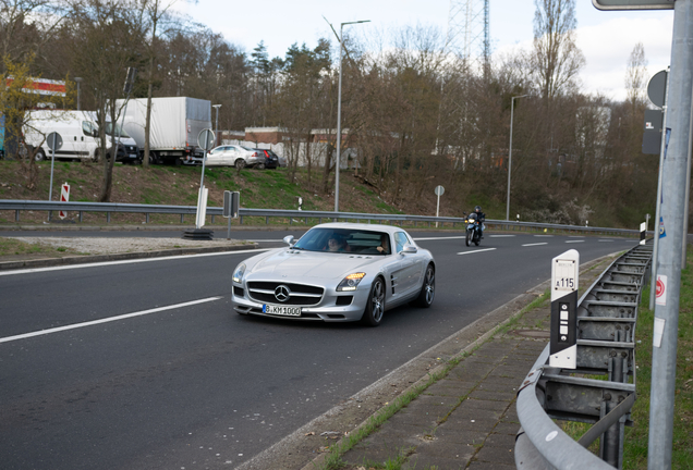 Mercedes-Benz SLS AMG