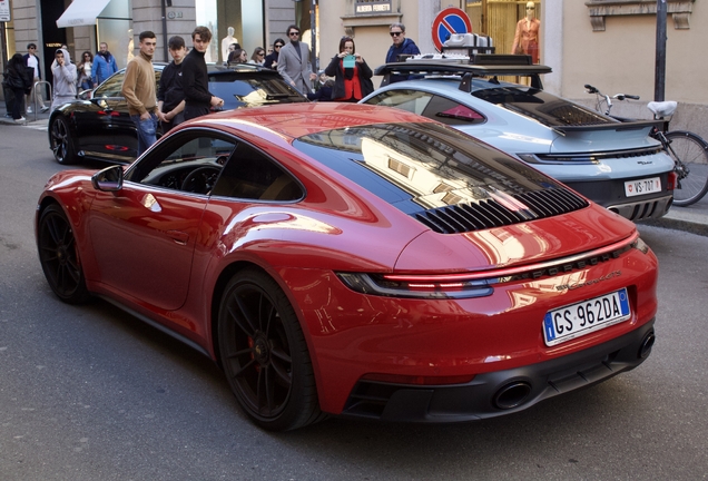 Porsche 992 Carrera 4 GTS