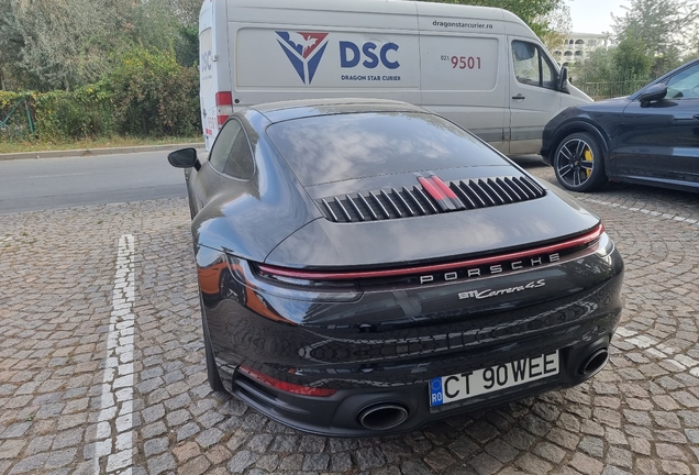 Porsche 992 Carrera 4S