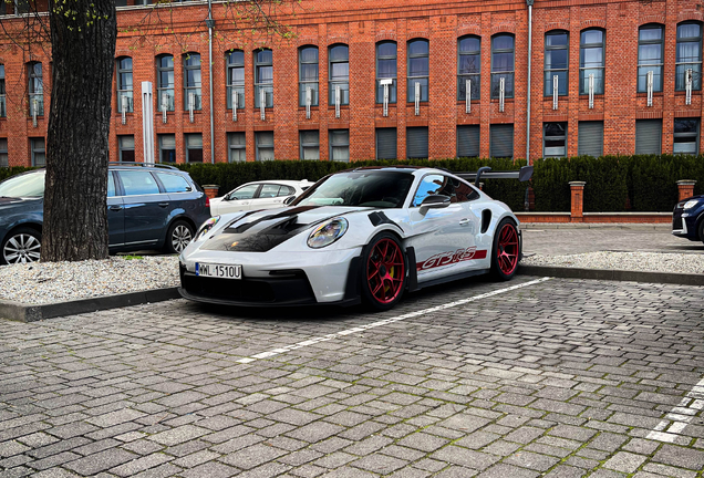 Porsche 992 GT3 RS Weissach Package