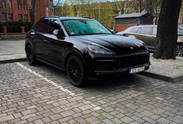 Porsche 9YA Cayenne GTS