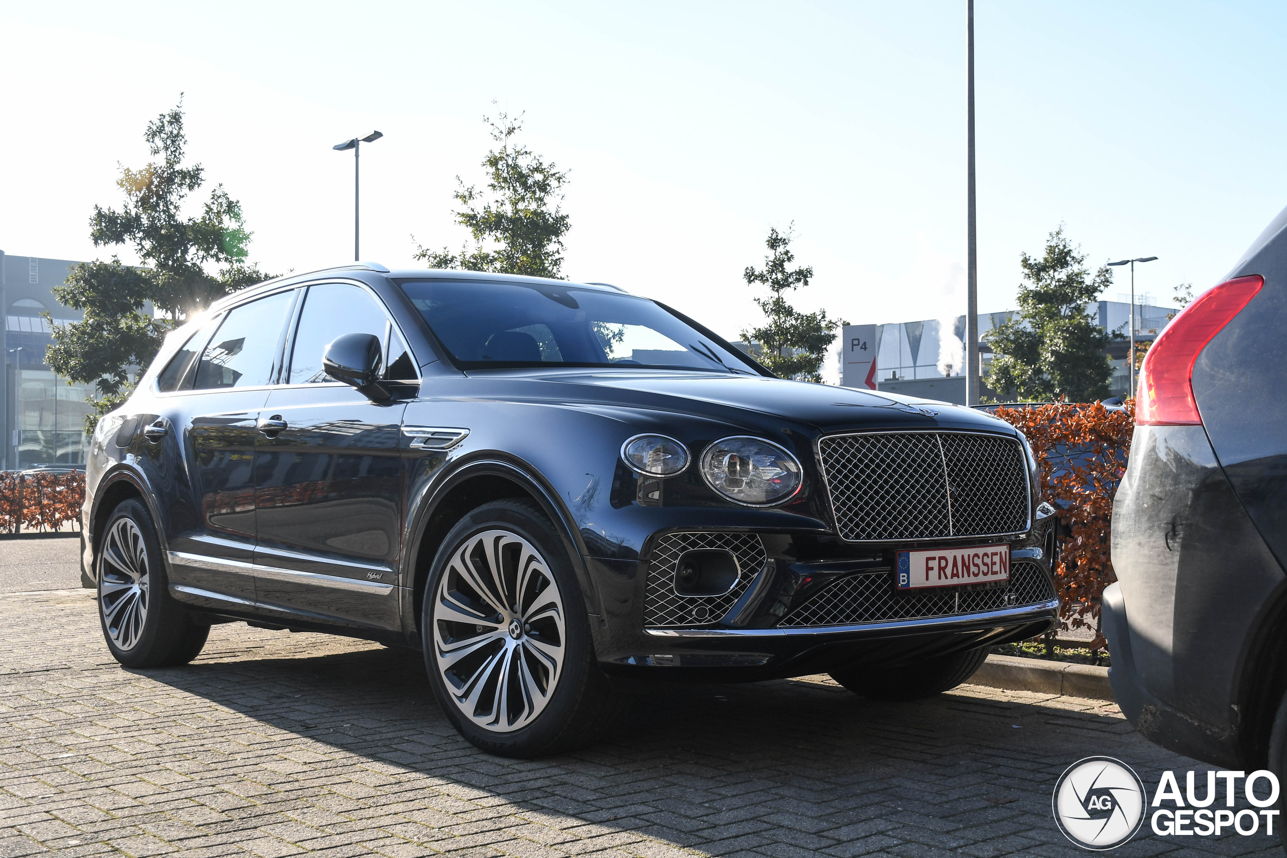 Bentley Bentayga Hybrid 2021