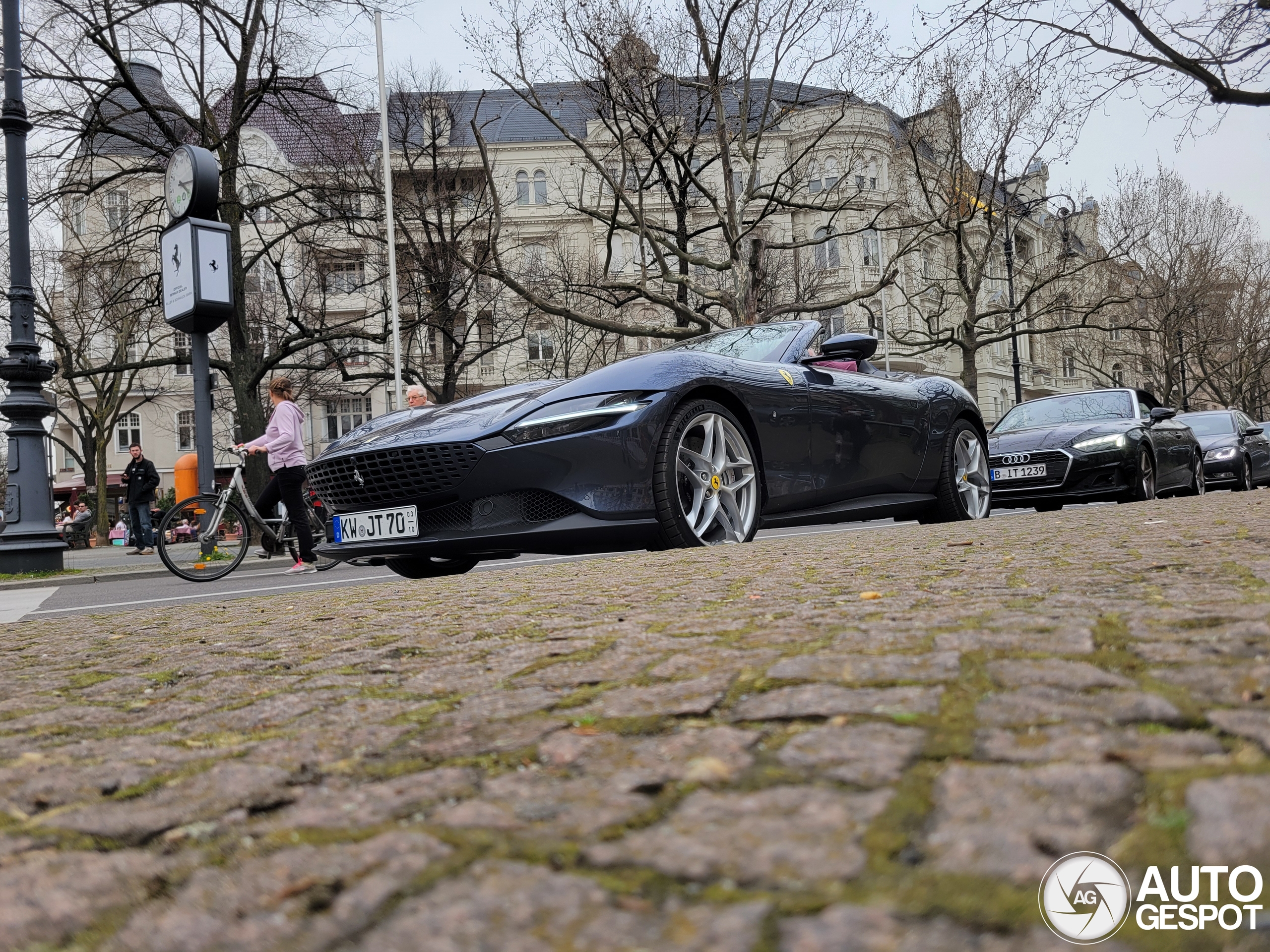 Ferrari Roma Spider