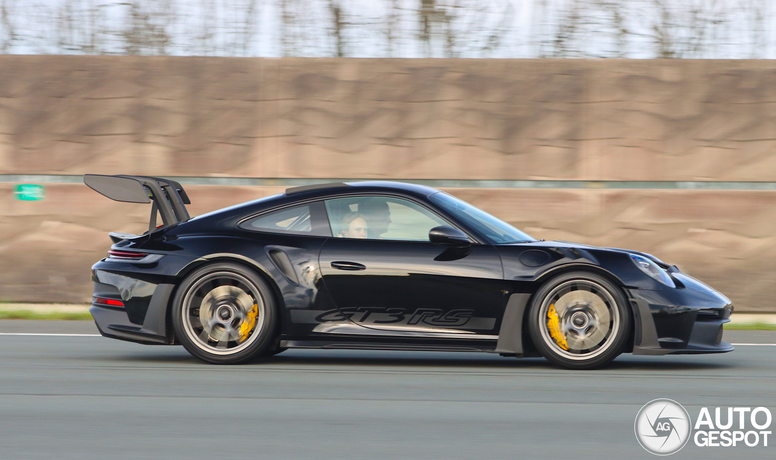 Porsche 992 GT3 RS Weissach Package