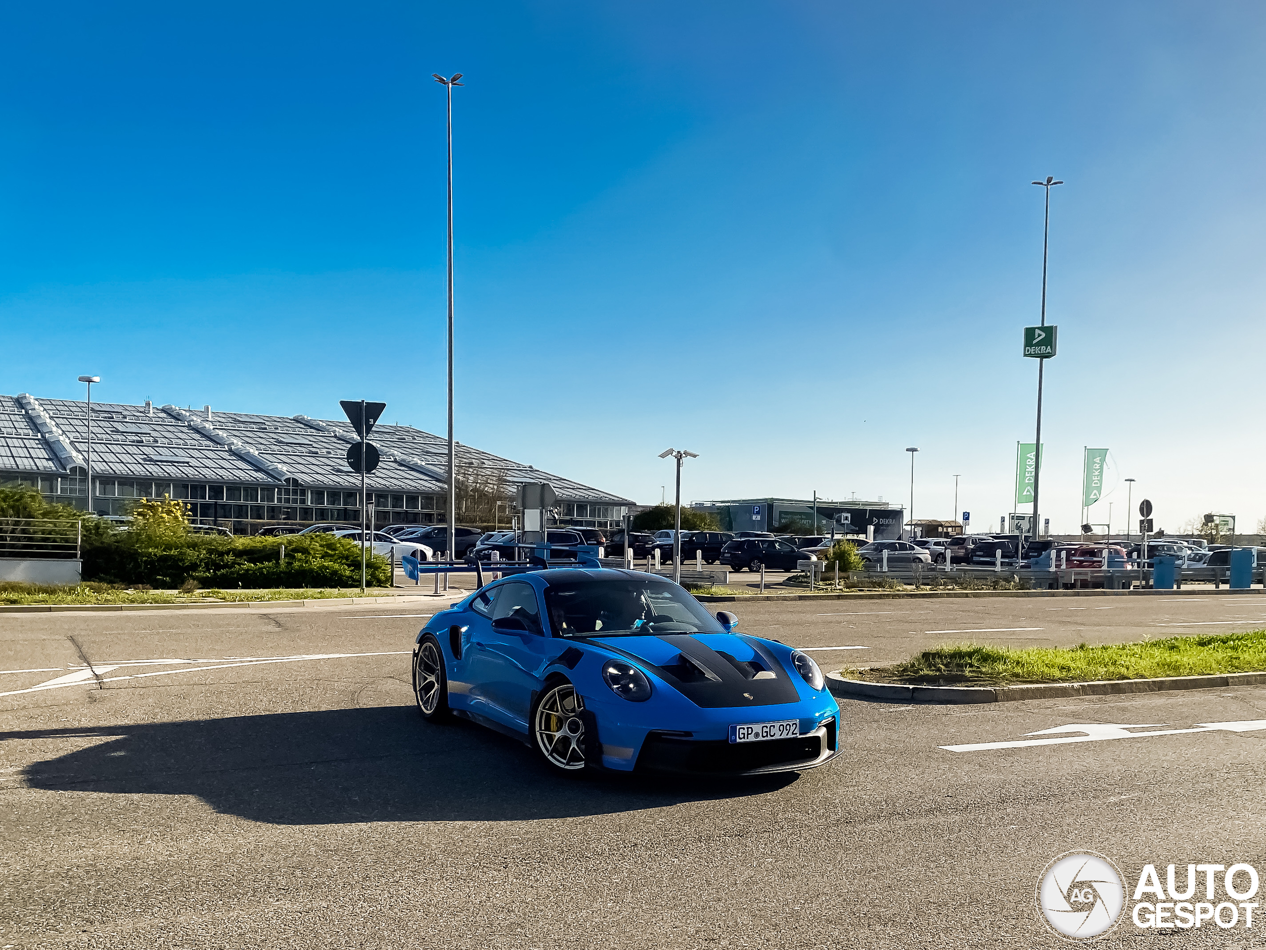 Porsche 992 GT3 RS Weissach Package