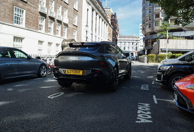 Aston Martin DBX