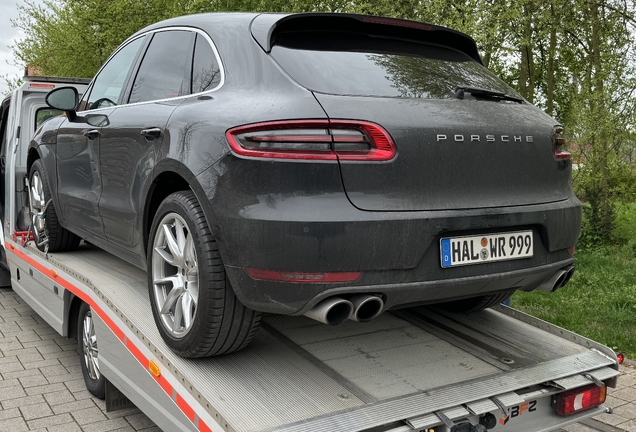 Porsche 95B Macan Turbo