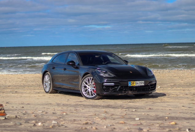 Porsche 971 Panamera GTS Sport Turismo