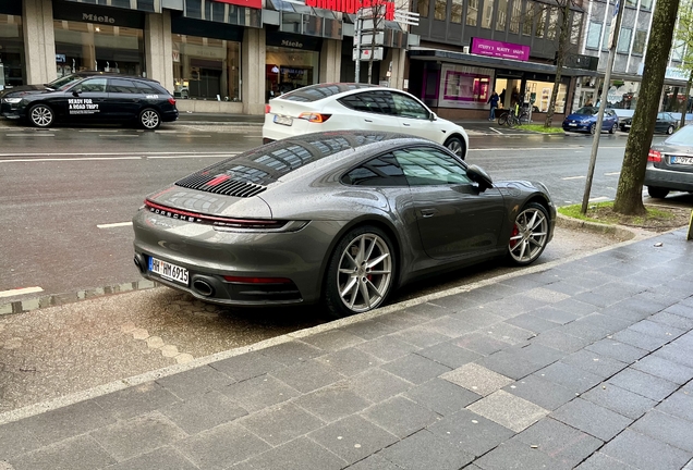 Porsche 992 Carrera 4S