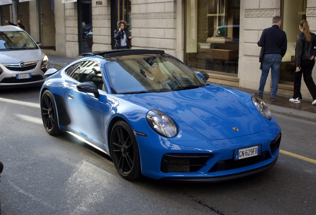 Porsche 992 Carrera GTS