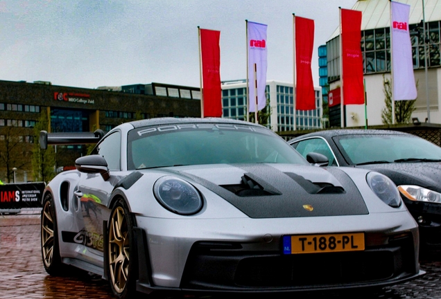 Porsche 992 GT3 RS Weissach Package